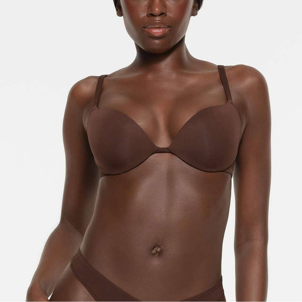SKIMS - Ultimate Collection Push Up Plunge Bra - SIZE 32D - NEW WITH TAGS!